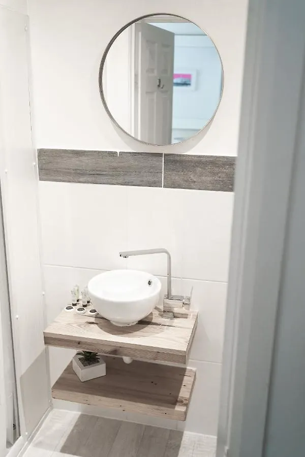 Ocean Breeze Rooms Hove